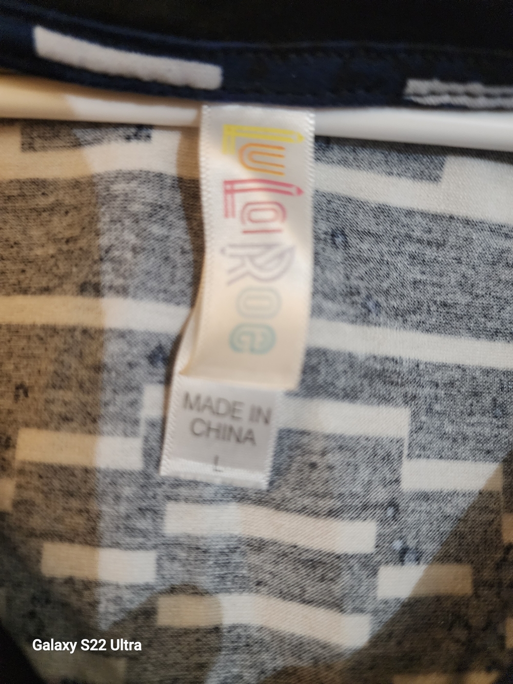 LuLaRoe Black and White Aztec V-Neck Tunic - Picture 2 of 2